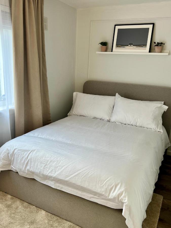 House With Garden And Parking 15 Min To City Center エディンバラ エクステリア 写真